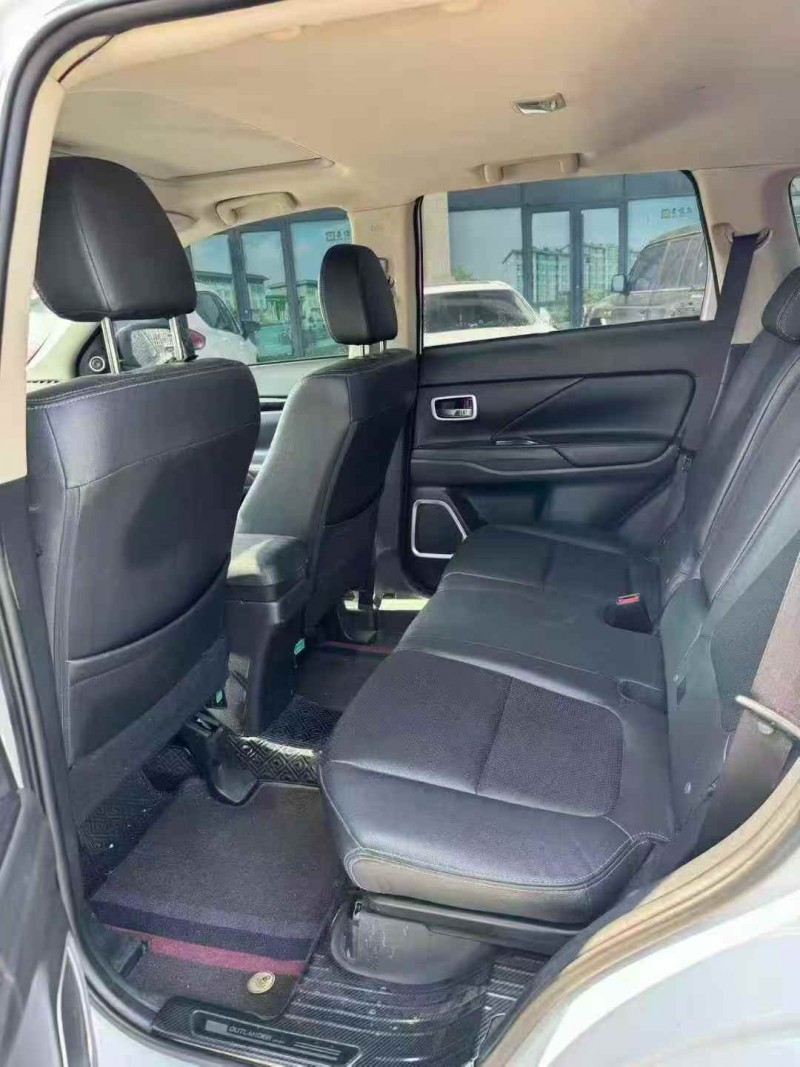 承德18年三菱欧蓝德5