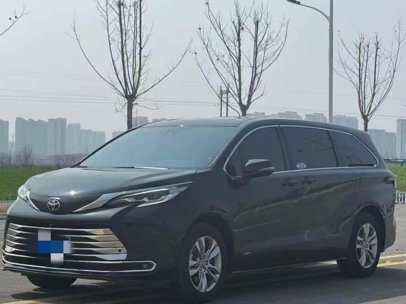 汉中24年丰田塞纳2