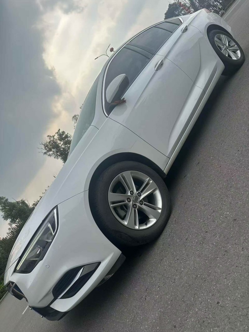 德阳19年别克君威3