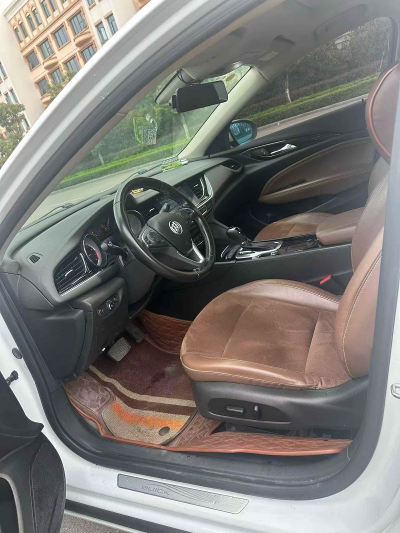 德阳19年别克君威5