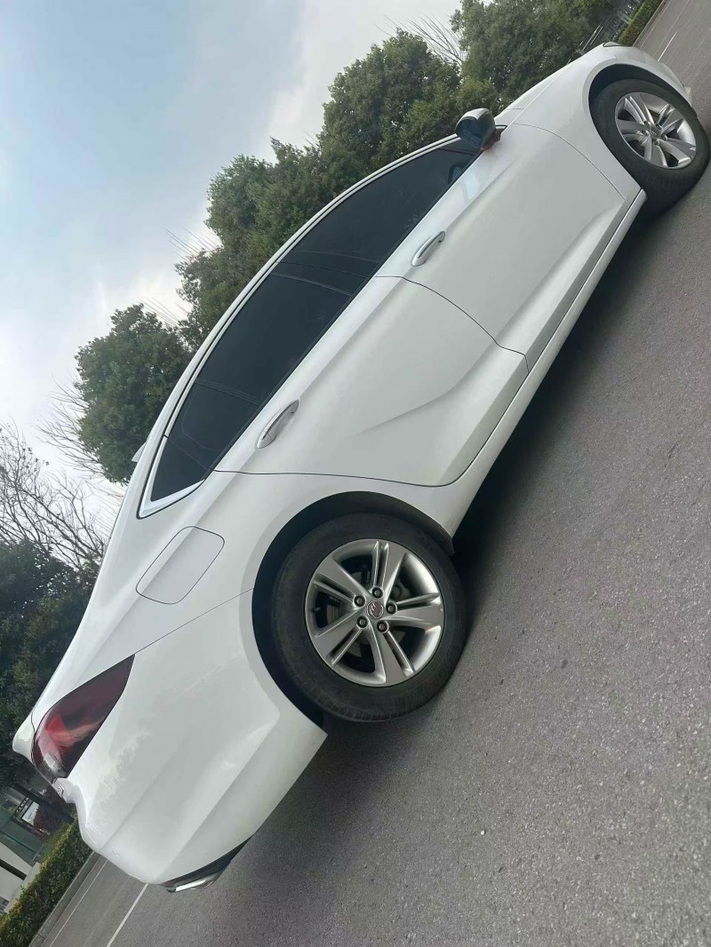 德阳19年别克君威7