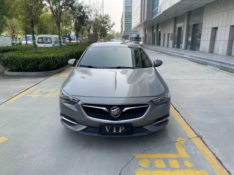 濟寧18年別克君威1