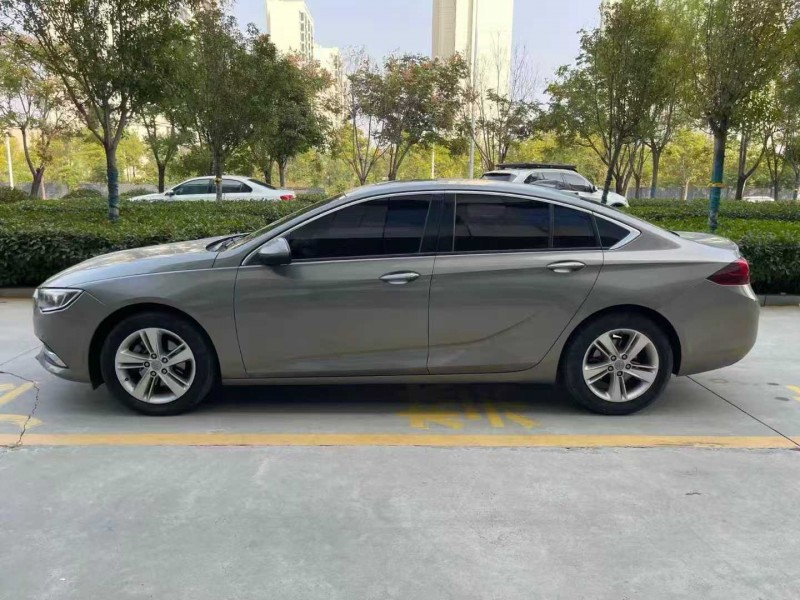 濟寧18年別克君威4