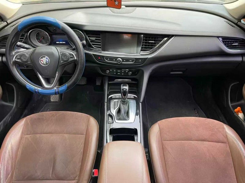 濟寧18年別克君威9