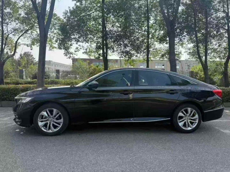 常德21年本田雅阁7