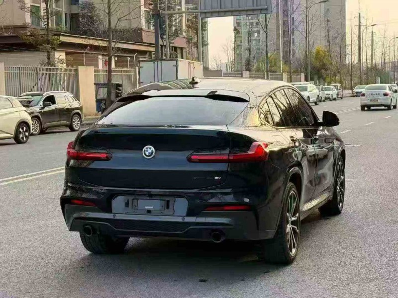 广元21年宝马X48