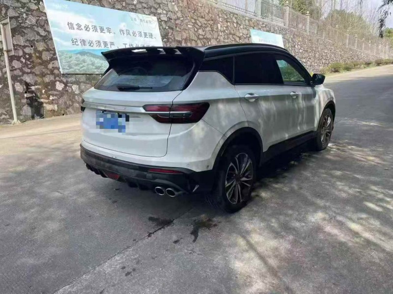 淮南18年吉利缤越7