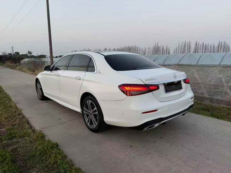 绍兴22年奔驰E8