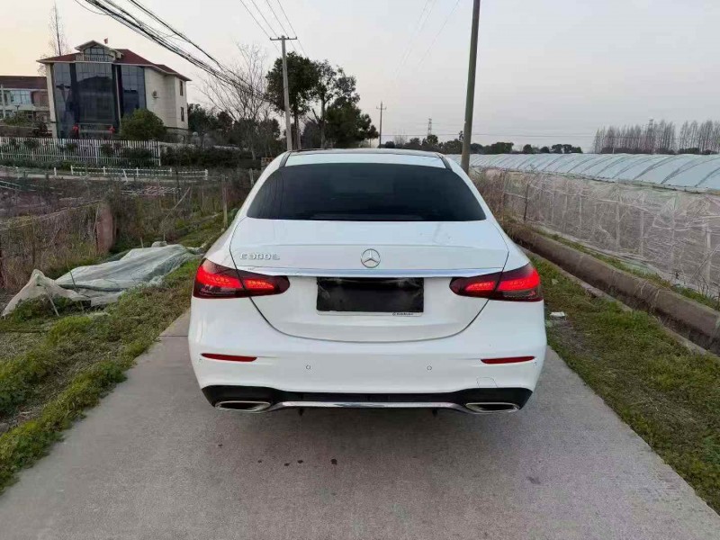 绍兴22年奔驰E9