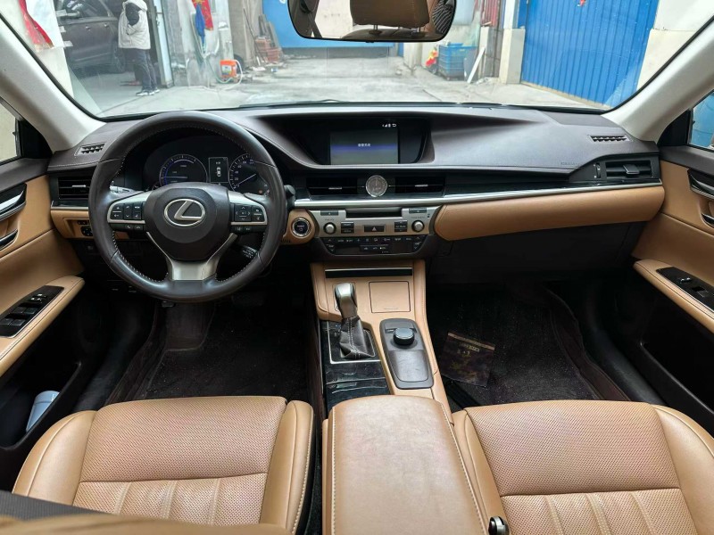 潍坊18年雷克萨斯ES5