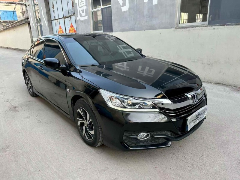 潍坊17年本田雅阁2