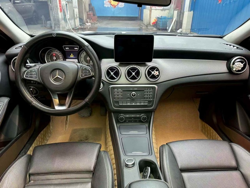 潍坊17年奔驰GLA5