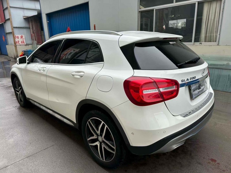 潍坊17年奔驰GLA7