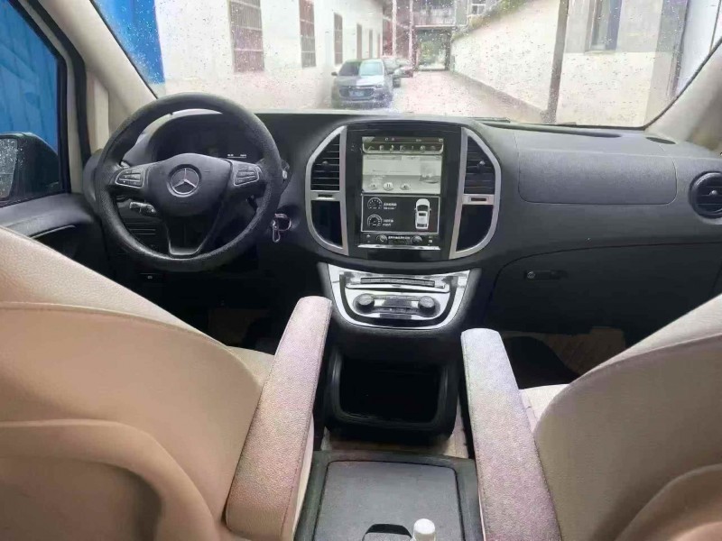 潍坊17年奔驰威霆4