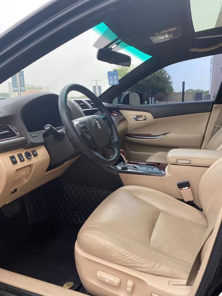 营口12年丰田皇冠3