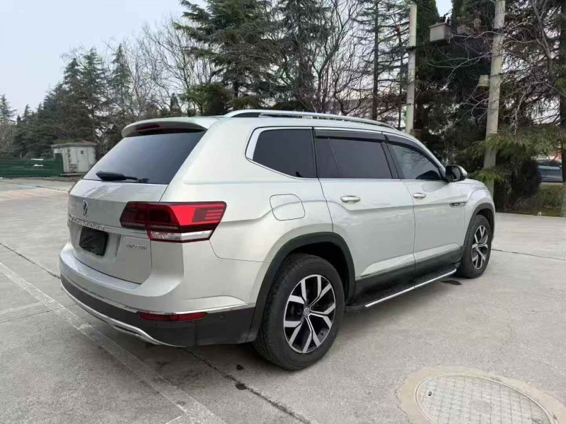 南通18年大众途昂8