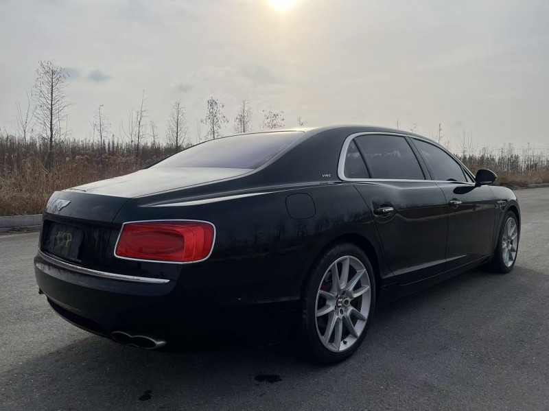 盐城17年宾利飞驰5