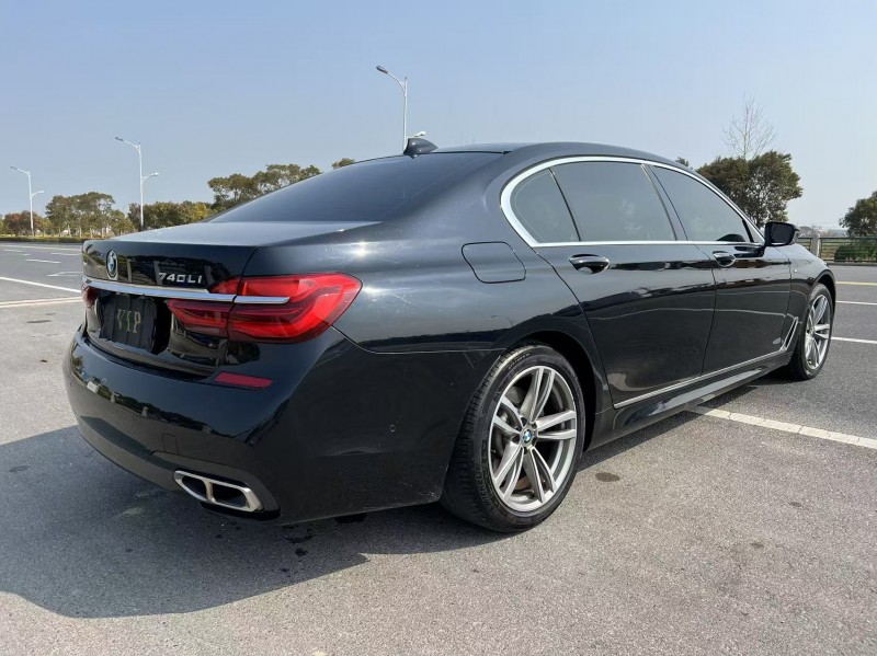 盐城18年宝马7系5