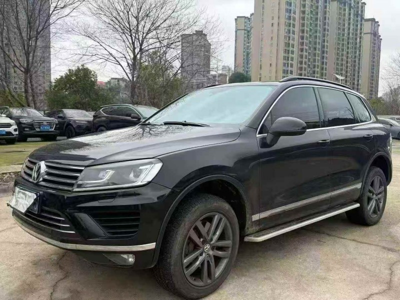 常德18年大众途锐2