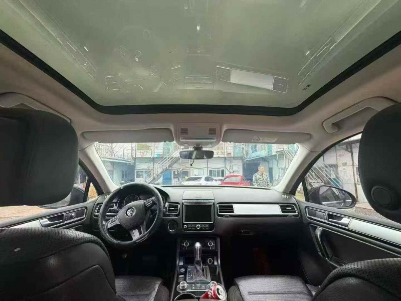 常德18年大众途锐6