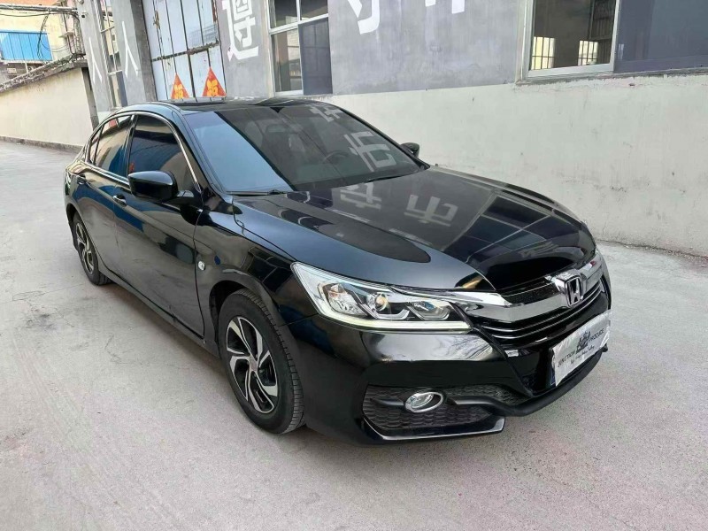 枣庄17年本田雅阁2