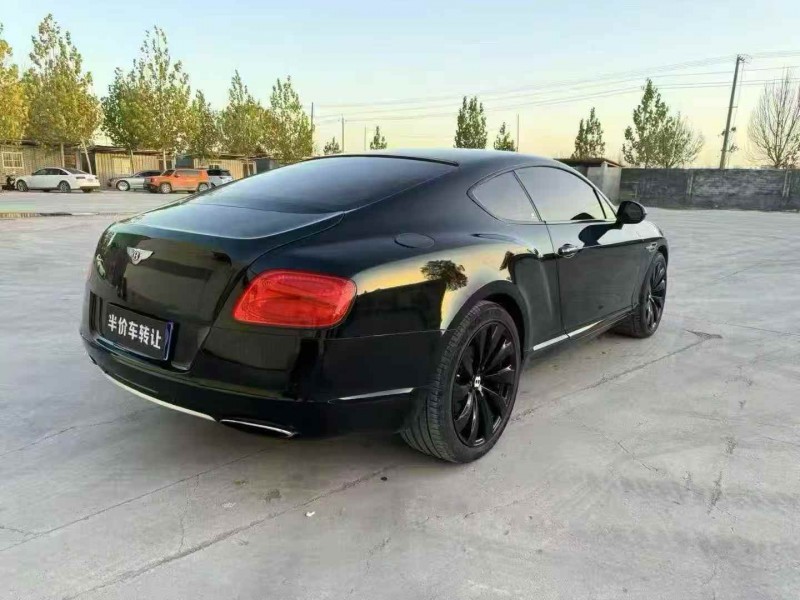 东营13年宾利欧陆8