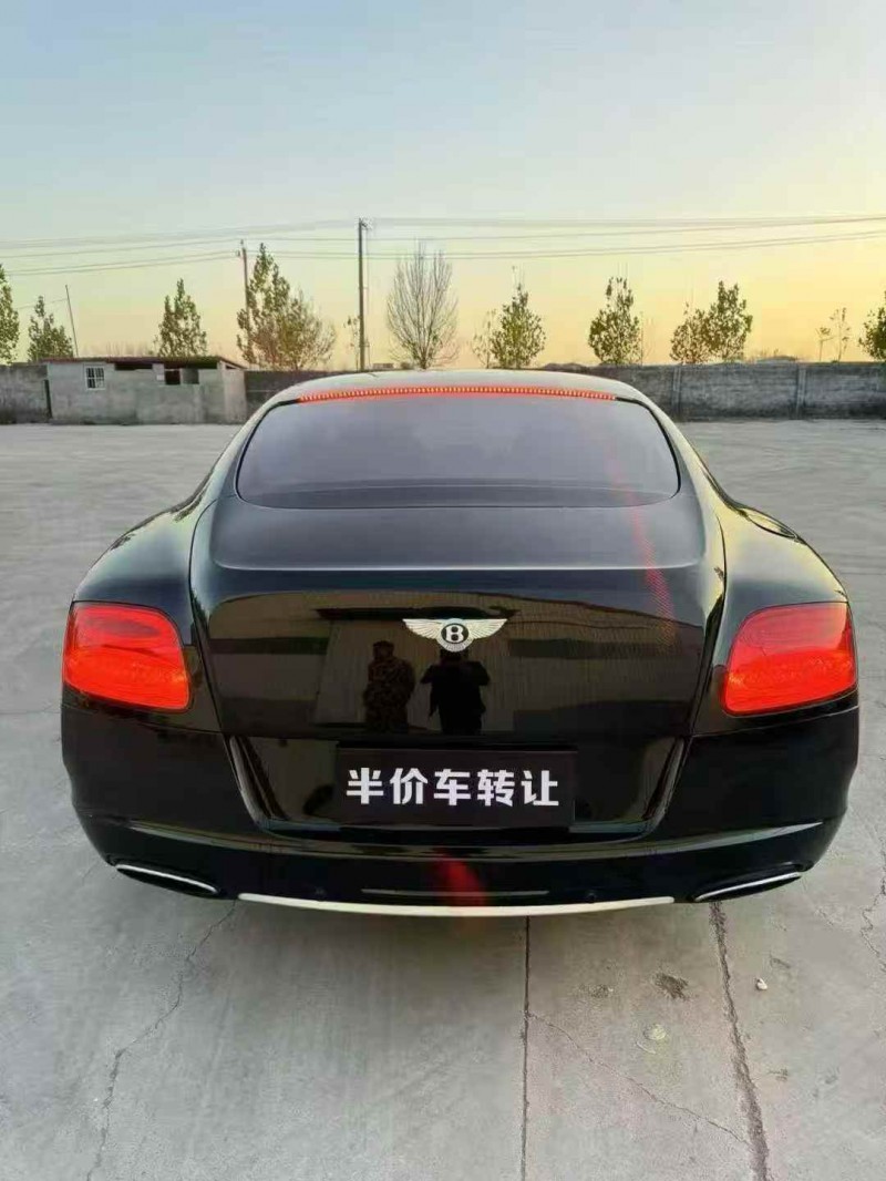 东营13年宾利欧陆9