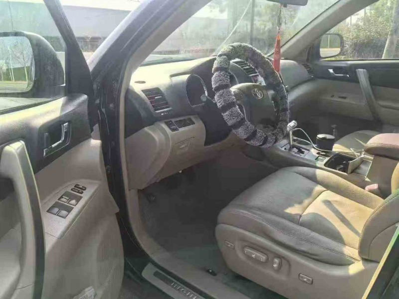 十堰12年丰田汉兰达4