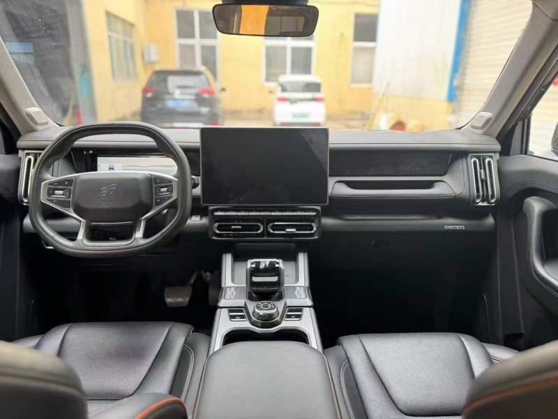 青島25年奇瑞捷途6