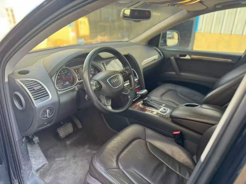 青島13年奧迪Q74