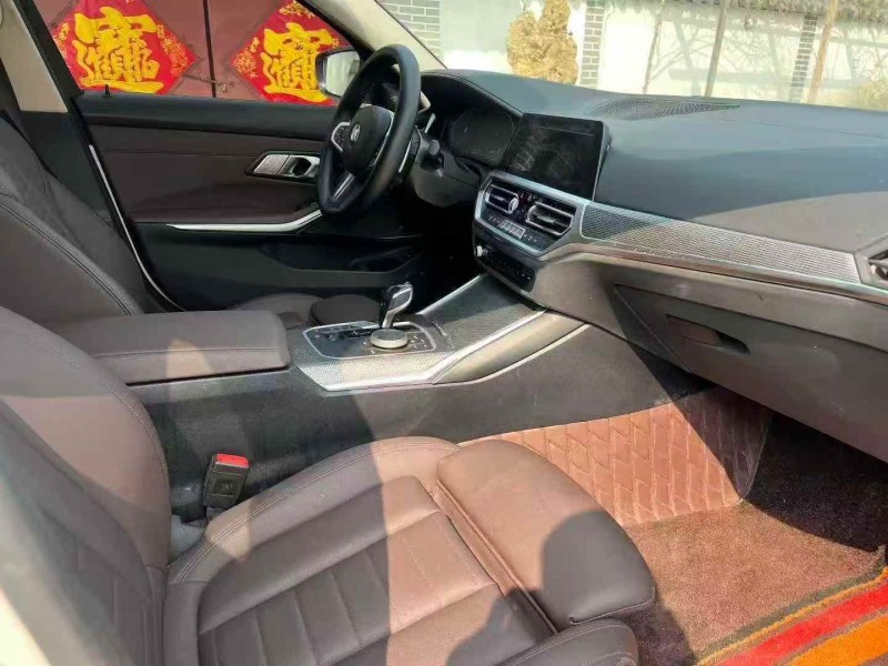 济宁21年宝马3系5