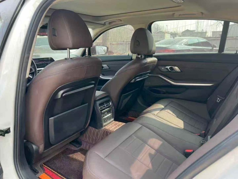 济宁21年宝马3系6