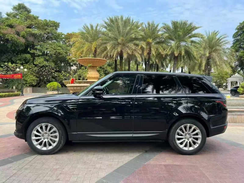 佛山21年路虎揽胜运动3