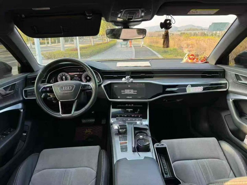 济宁22年奥迪A6L7