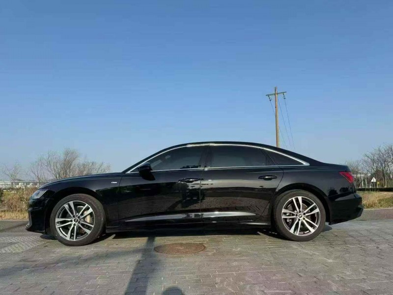 济宁22年奥迪A6L8