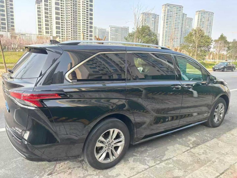 郑州25年丰田塞纳7