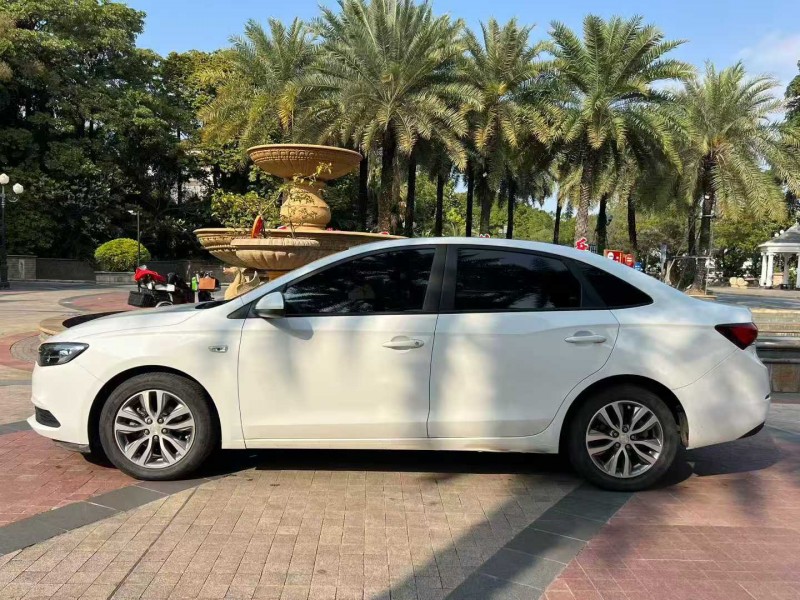 佛山21年别克英朗3