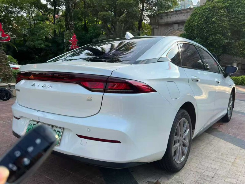 佛山23年传祺埃安S8