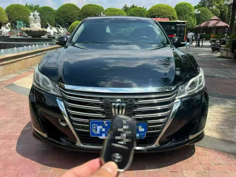 佛山18年丰田皇冠1