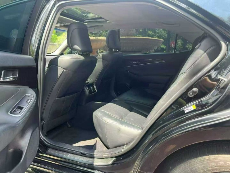 佛山18年丰田皇冠5