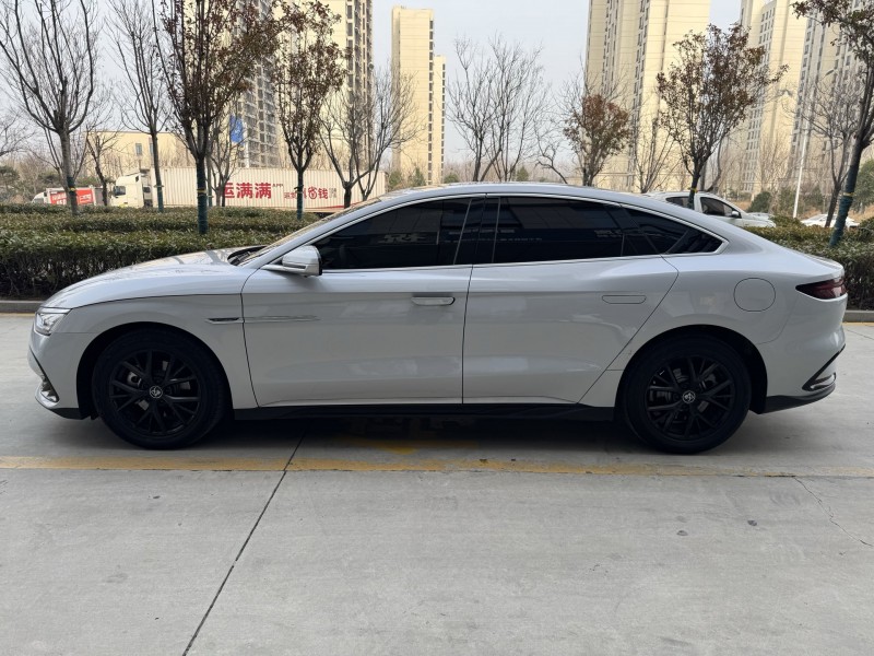 济宁24年比亚迪汉8