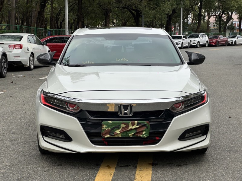 东莞18年本田雅阁1