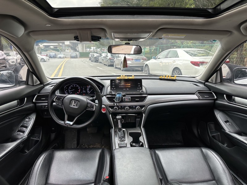 东莞18年本田雅阁4