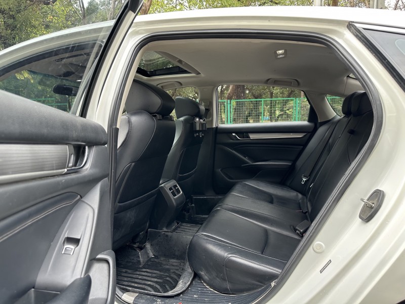 东莞18年本田雅阁5