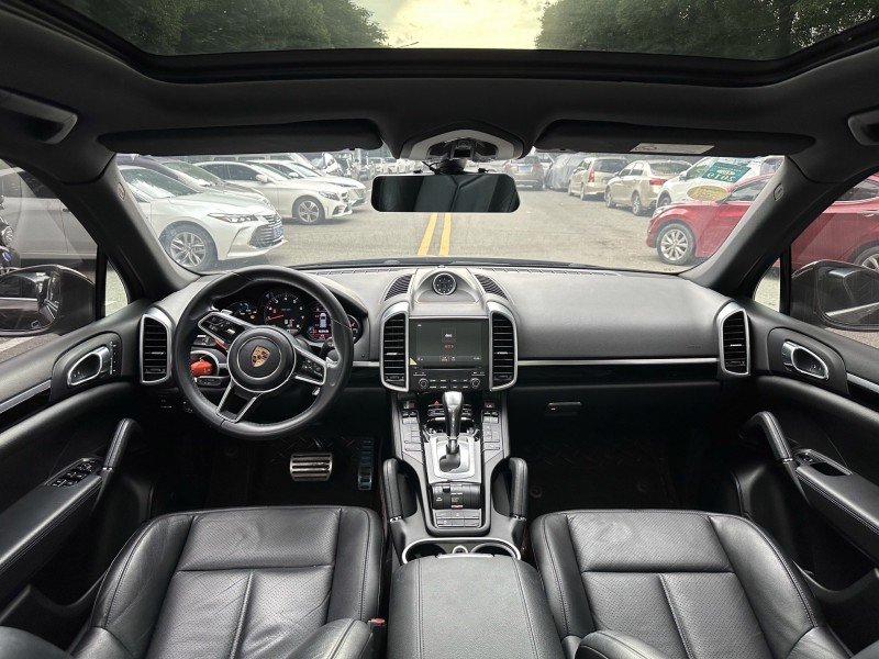 东莞17年保时捷卡宴4