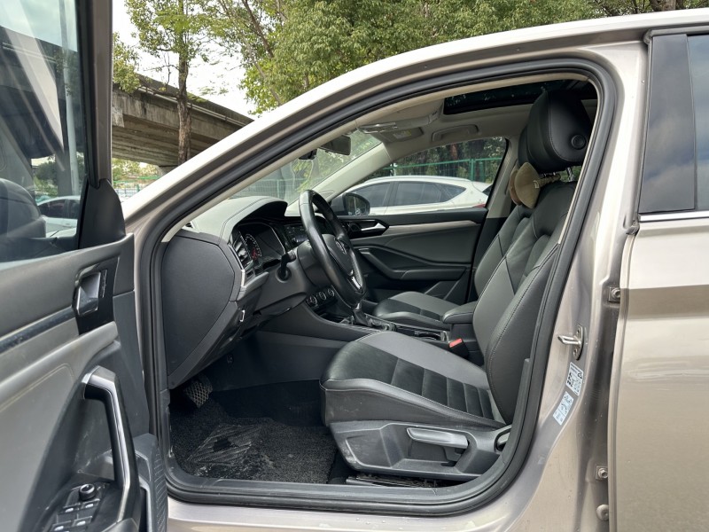 东莞19年大众速腾6