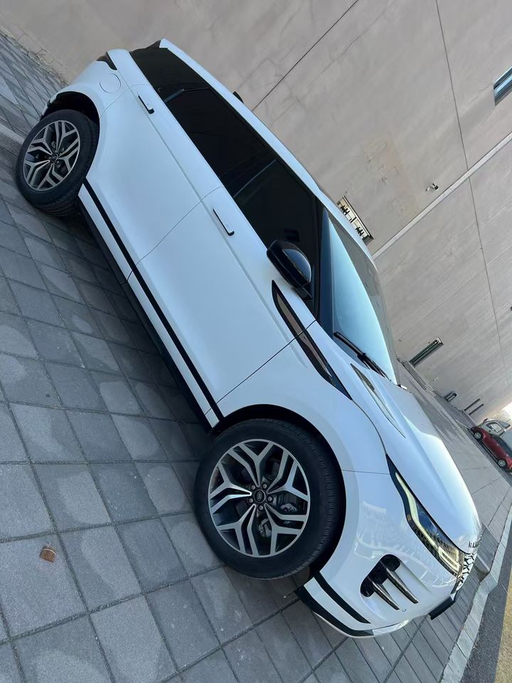 营口25年路虎极光2