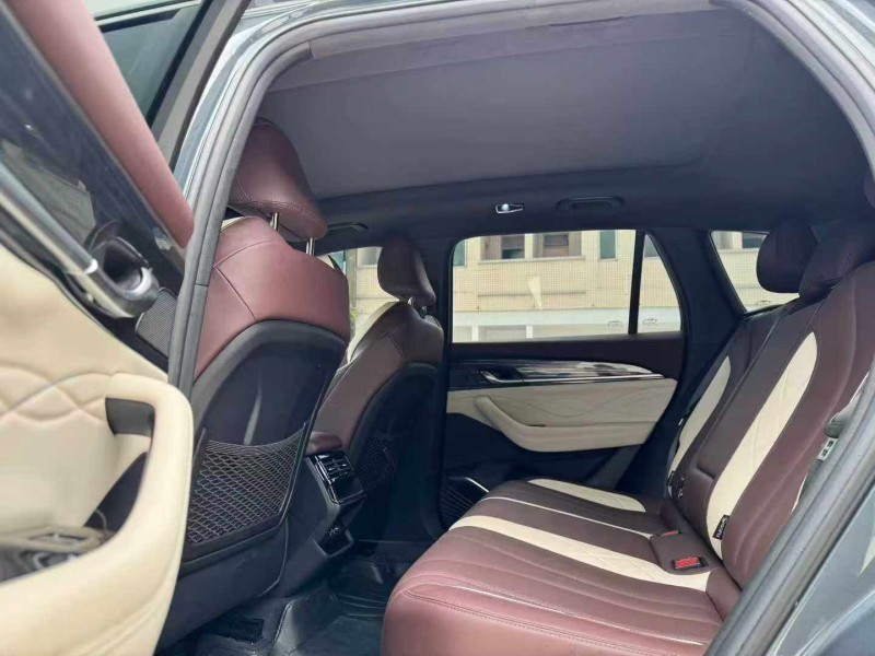 河源25年吉利星越5