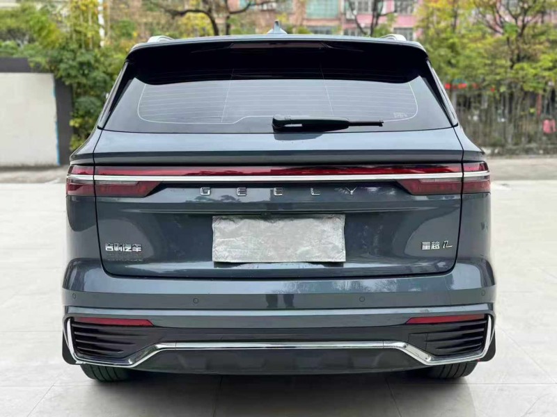 河源25年吉利星越8