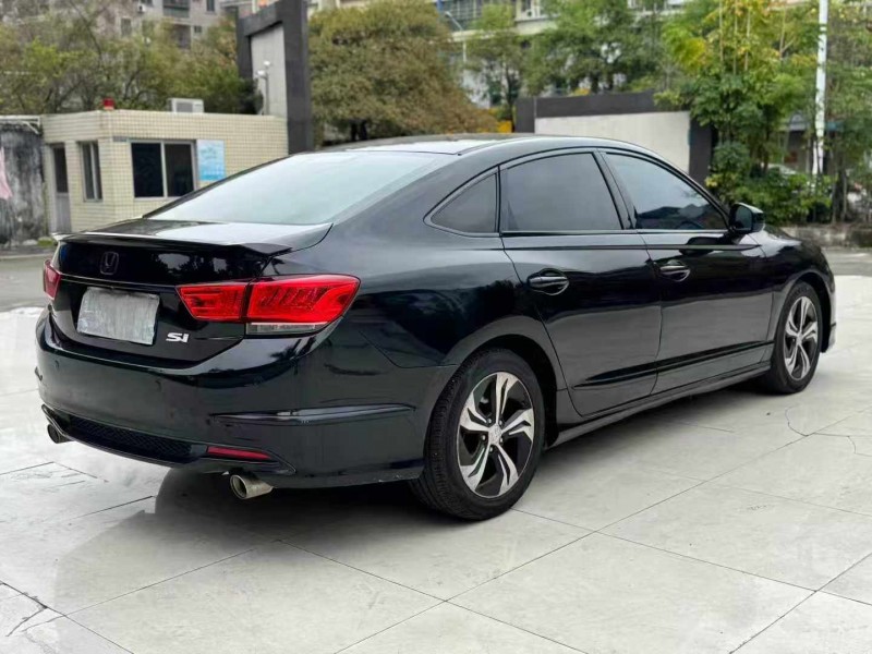 河源15年本田思铂睿7